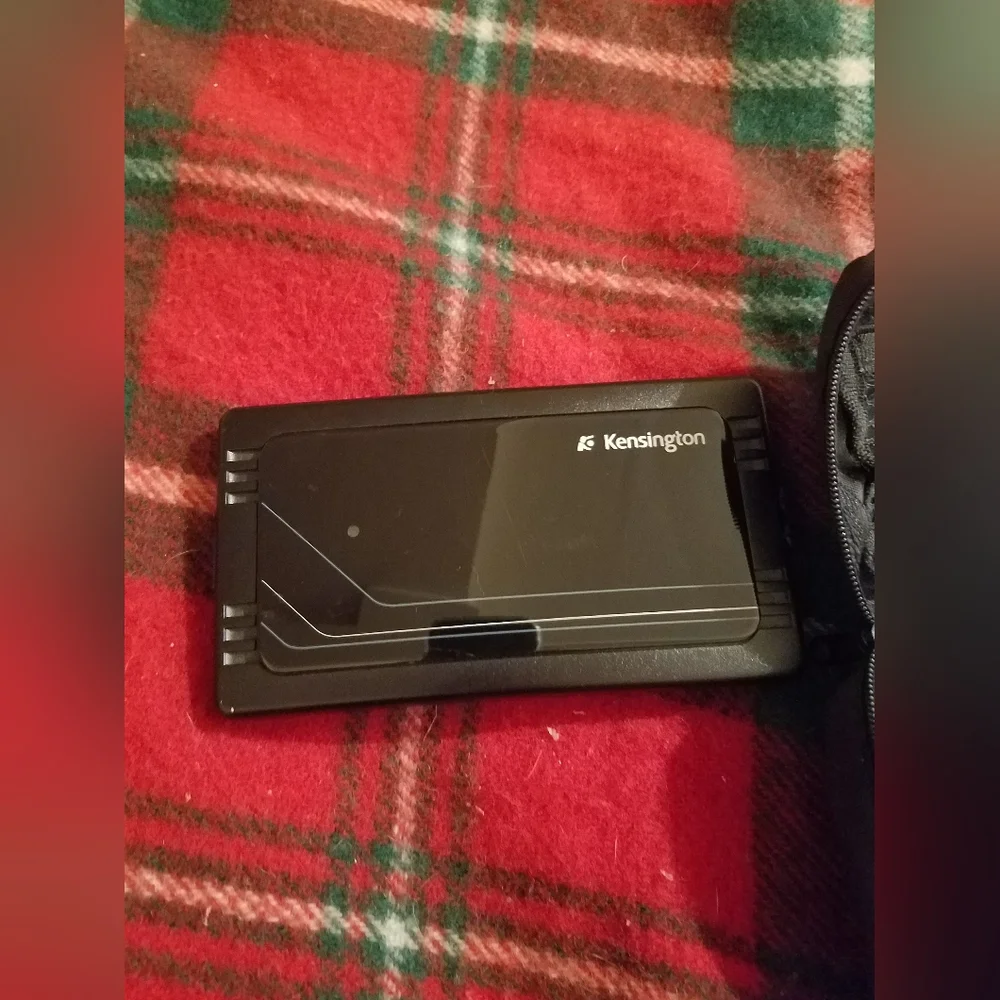 Kesington 38004 portable power adapter